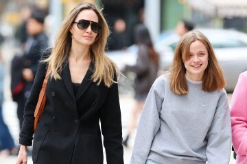 Angelina Jolie shopping with her daughter Vivienne in New York