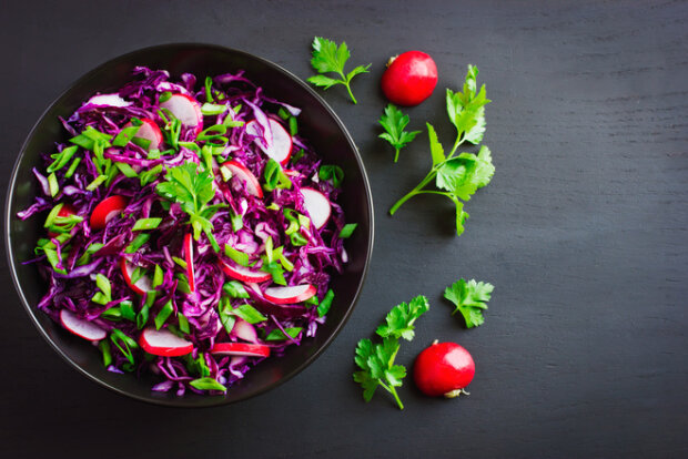 Red cabbage and radish salad
