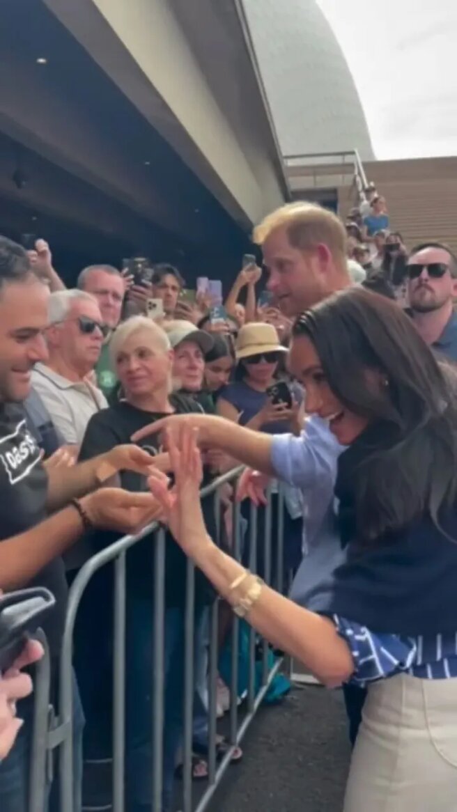 Кадры из видео Меган Маркл