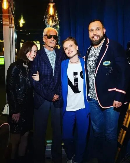 Валерия Гай Германика c дочерью Октавией, отцом и бывшим мужем Денисом Молчановым