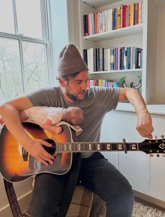 Джош Рэднор с сыном