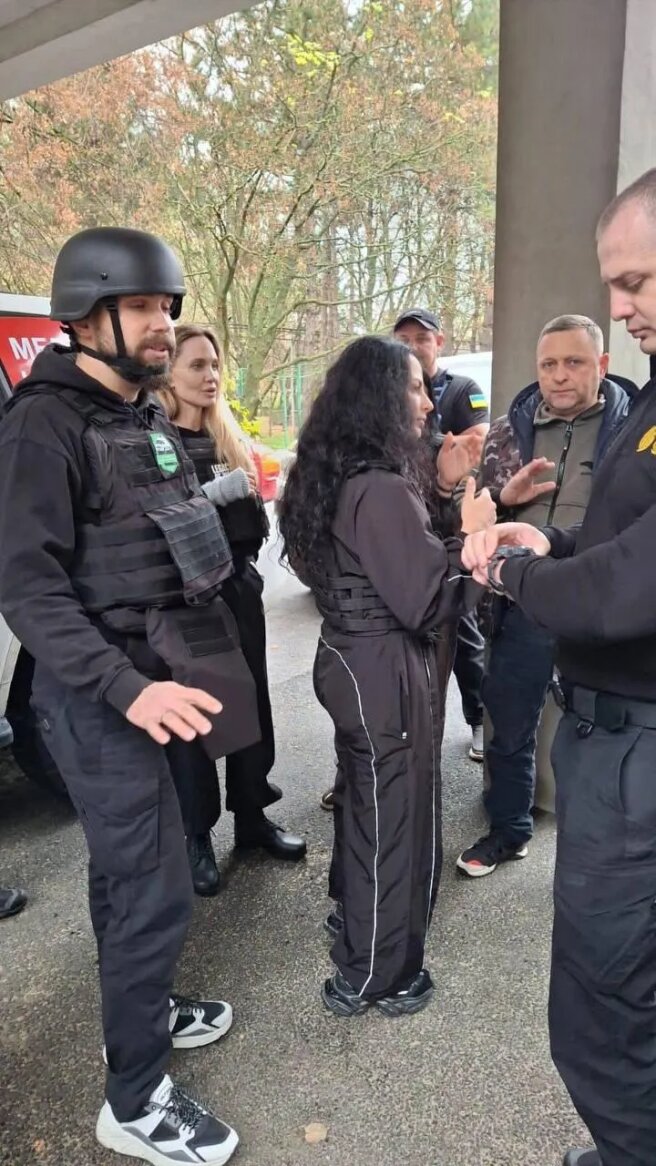 Анджелина Джоли