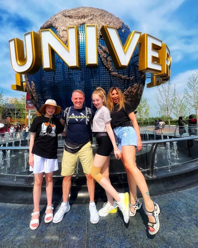 Аскольд и Элен Запашные с дочерьми