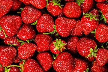 How to prepare strawberries for the winter: TOP 3 simple recipes
