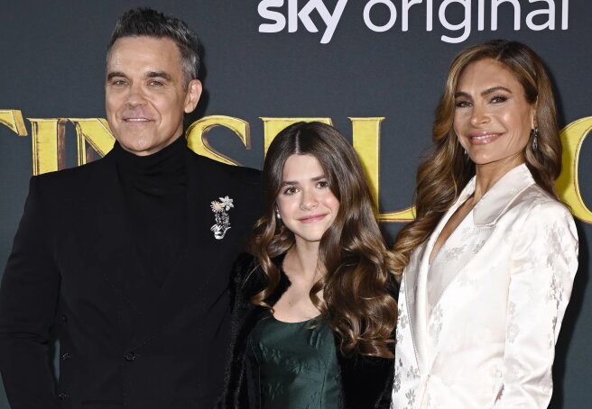 "Another 'un-baby.'" Robbie Williams' 13-year-old daughter made her film and red carpet debut.