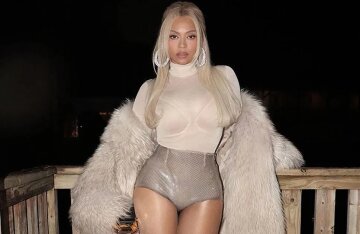 Beyoncé tried on the main microtrend of the year - shiny panties for 250 thousand rubles