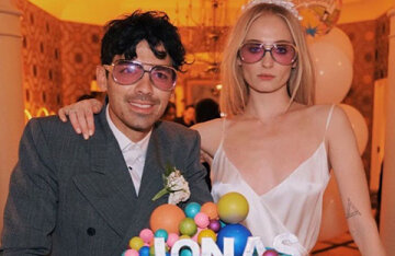 Games in the console and nude photos: how Joe Jonas celebrated his birthday with his wife Sophie Turner