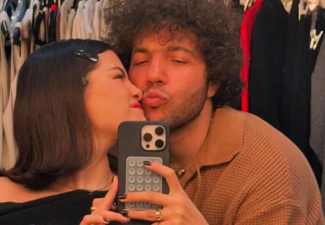 Selena Gomez Posts New Photo With Her Boyfriend, And He Confesses His Love To Her