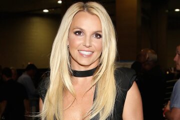 Britney Spears Spotted With Ex-Boyfriend, Housekeeper With Criminal Past