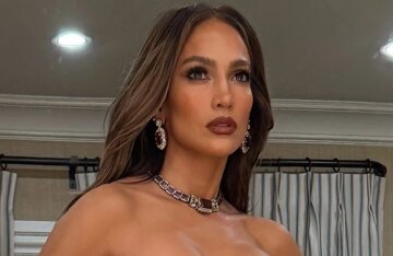 Jennifer Lopez jabbed ex-husband Ben Affleck at a concert in Las Vegas