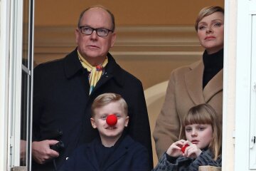 Princess Charlene and Prince Albert with their children came out