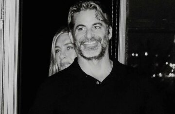 Jennifer Aniston shared her first photo with her hypnotherapist boyfriend to celebrate his 50th birthday.