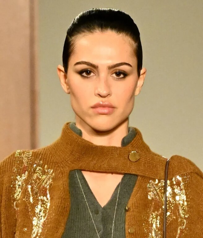 Амелия Грей на показе Tory Burch осень-зима — 2026