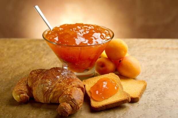 Apricot jam