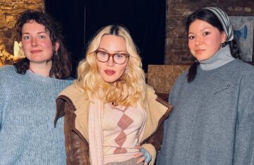 Madonna posted a photo with Russian artists Olya Avtreikh and Elizaveta Zalieva.