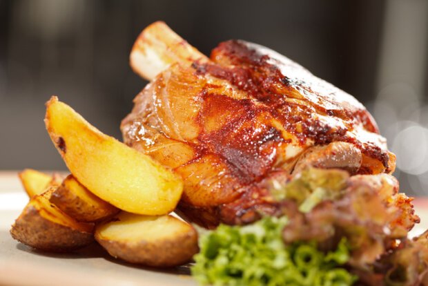 Pork knuckle in beer