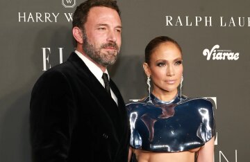Ben Affleck was spotted without a wedding ring amid rumors of a breakup with Jennifer Lopez