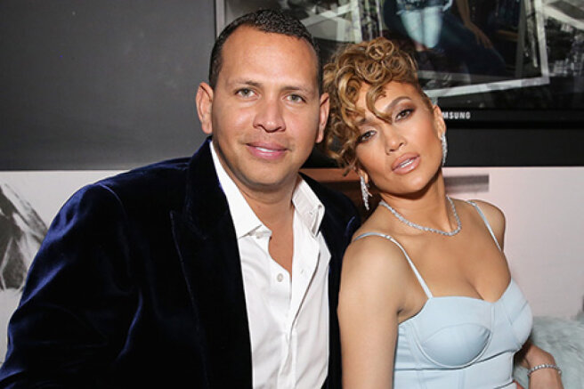 Insider: Jennifer Lopez and Alex Rodriguez are doing everything they can to keep their relationship going