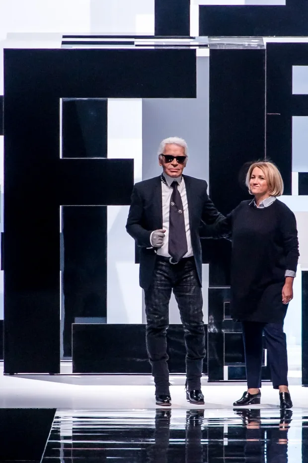 Карл Лагерфельд и Сильвия Вентурини-Фенди на показе Fendi осень-зима — 2013