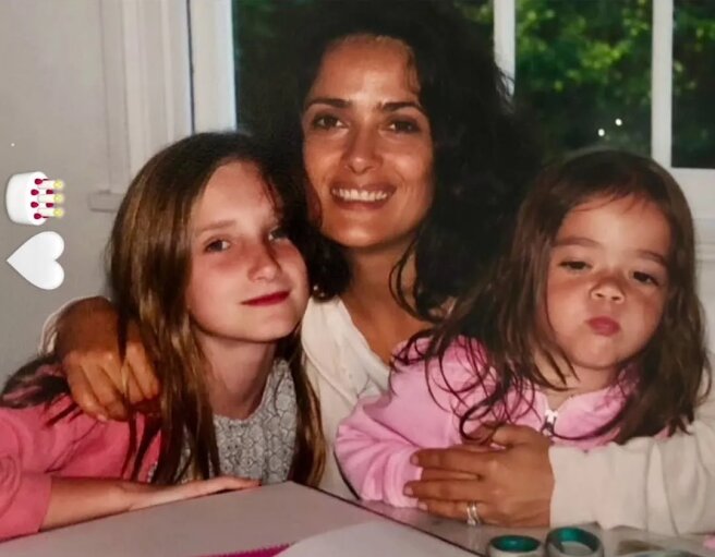 Матильда Пино и Сальма Хайек с дочерью Валентиной/Фото: salmahayek/Instagram*