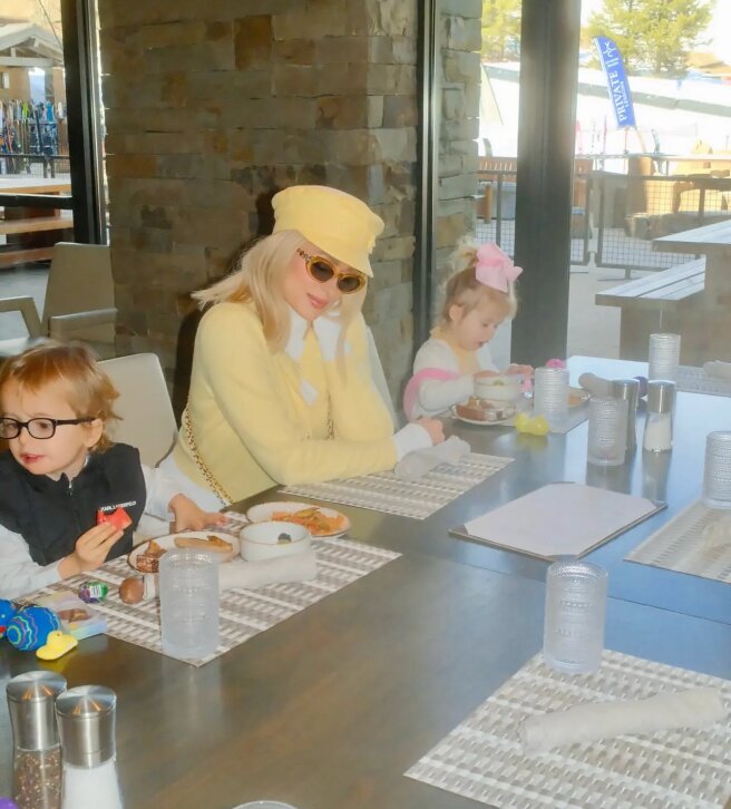 Пэрис Хилтон с детьми