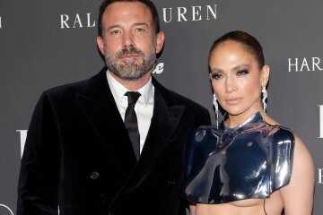 Jennifer Lopez Officially Files for Divorce from Ben Affleck