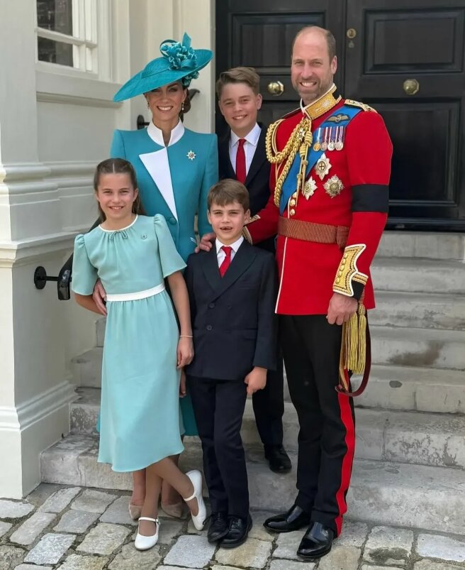 Кейт Миддлтон и принц Уильям с детьми