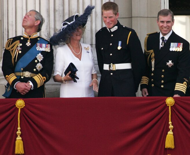 Принц Чарльз, принцесса Камилла, принцы Гарри и Эндрю в 2005 году