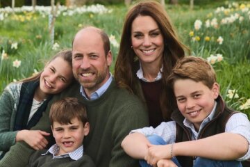 A royal family photographer has revealed how Kate Middleton and Prince William are raising their three children.